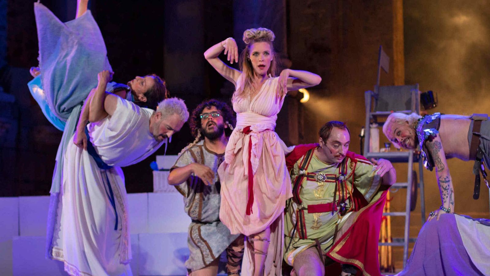 'La comedia de la cestita' inaugura el Festival Anfitrión en el Teatro Romano de Itálica.