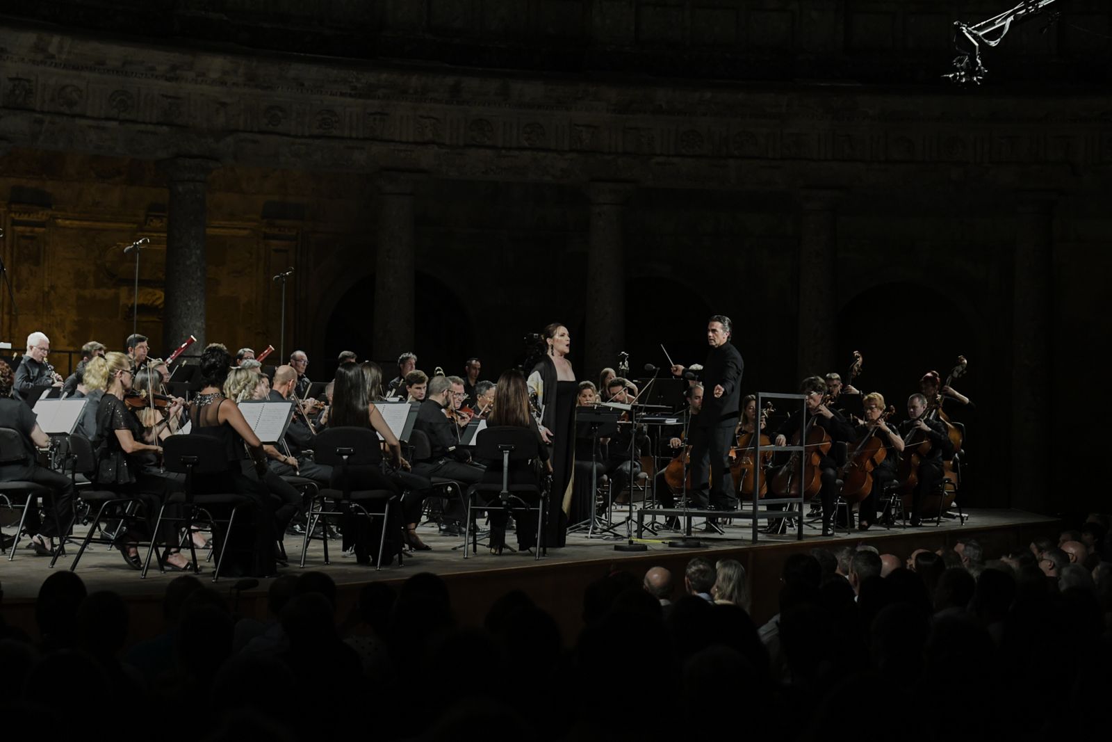 La soprano granadina María José Moreno y el barítono malagueño Carlos Álvarez actúan en  el Palacio de Carlos V, en imágenes