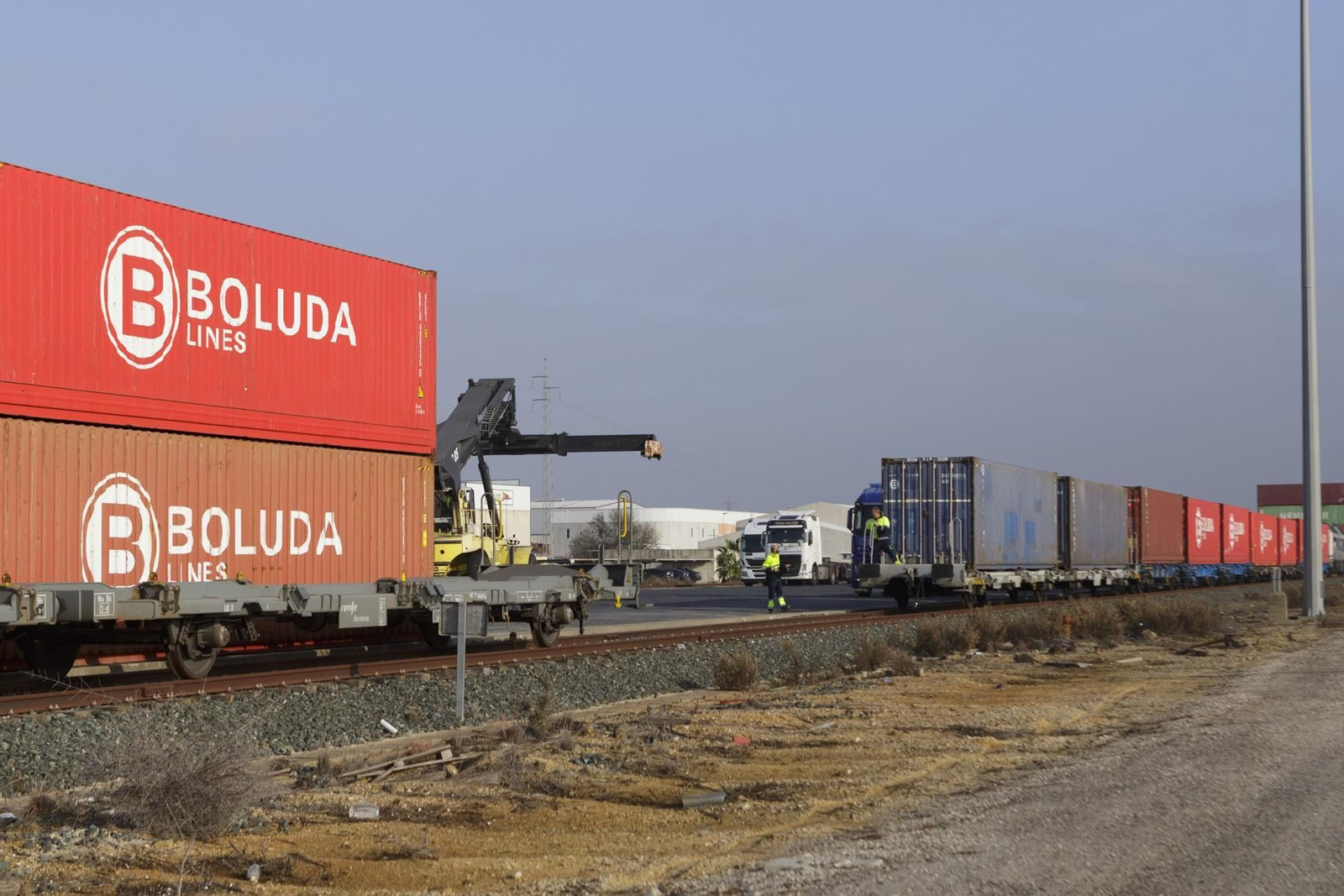 Terminal ferroviaria de Jerez, clave hoy en día para la actividad logística de la provincia de Cádiz. Terminal ferroviaria de Jerez, clave hoy en día para la actividad logística de la provincia de Cádiz.