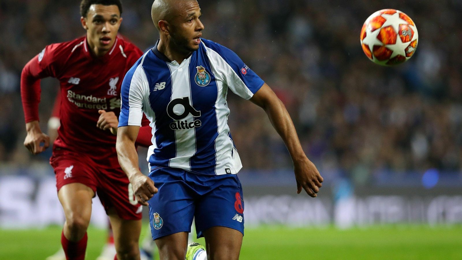 Yacine Brahimi, en el duelo ante el Liverpool.