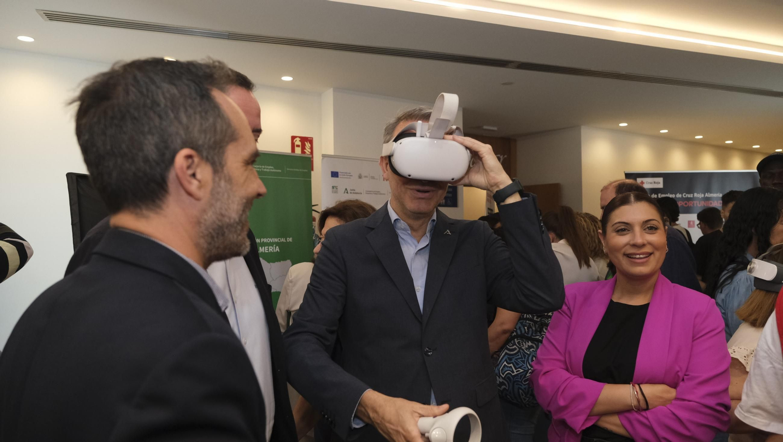 I Feria de Empleo Cruz Roja de Almería, en imágenes
