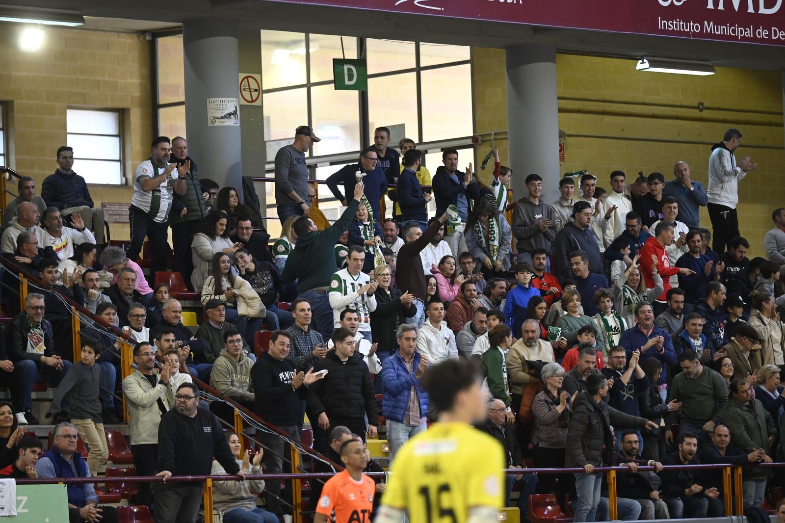 Las mejores fotos del ambiente en Vista Alegre para el Córdoba Futsal - Ribera Navarra