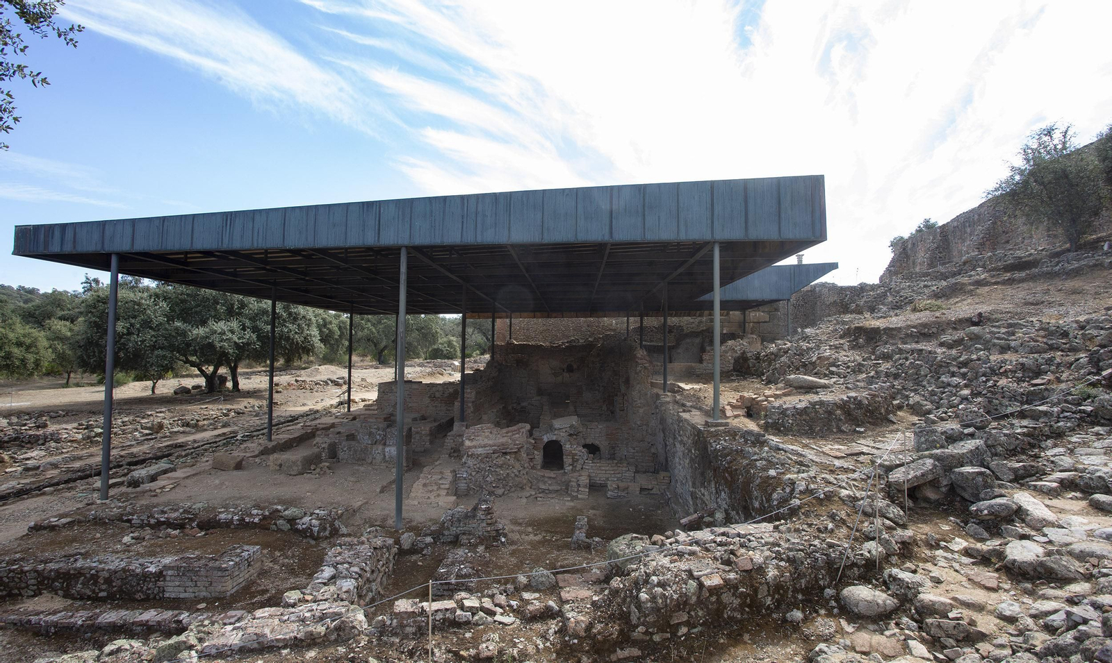 Las casas excavadas en Munigua.