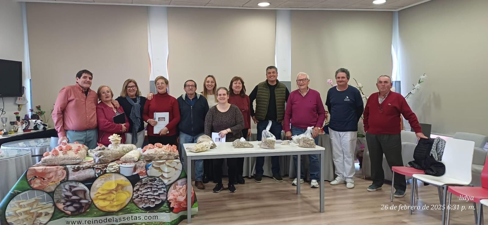 Foto de familia de los asistentes a las jornadas.