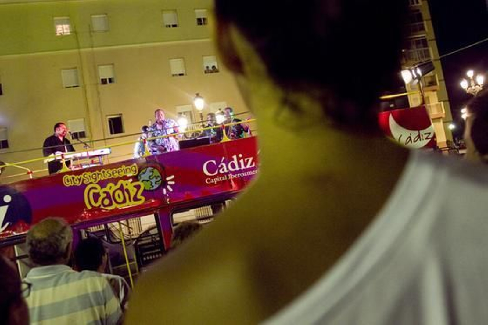 Los gaditanos disfrutan de una noche de cultura ´De sol a sol´. 

Foto: Lourdes de Vicente