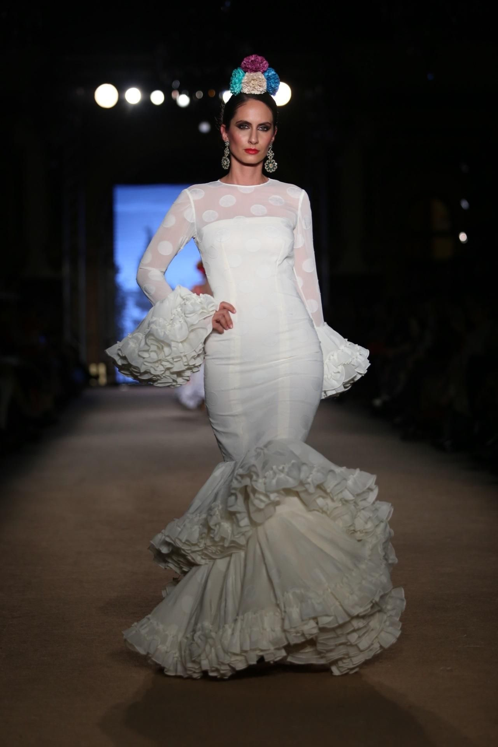 El traje de flamenca blanco y sus versiones más bonitas de esta temporada