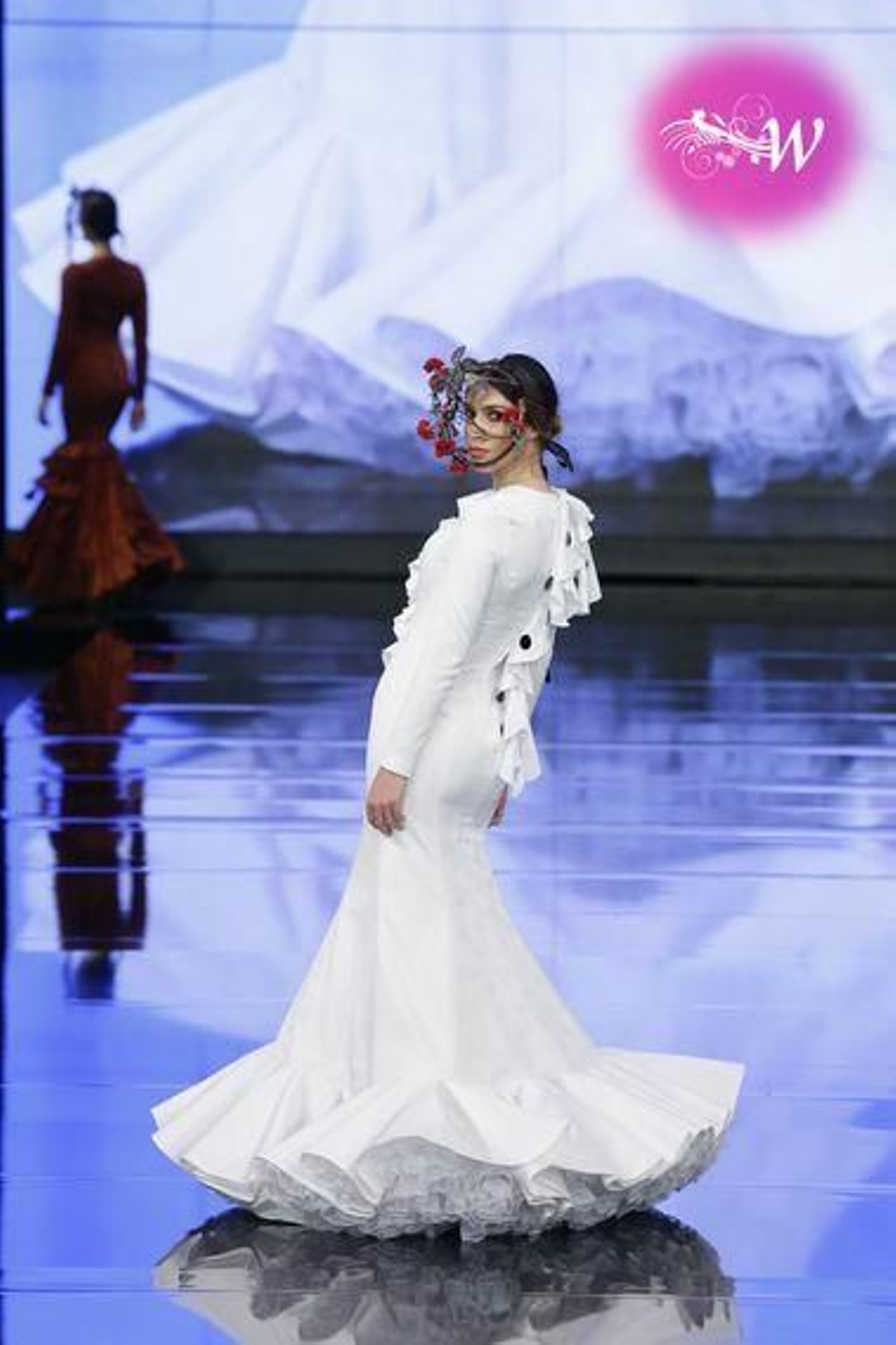 Así ha sido el desfile de Gil Ortiz en SIMOF 2020, todas las fotos de su colección de flamenca