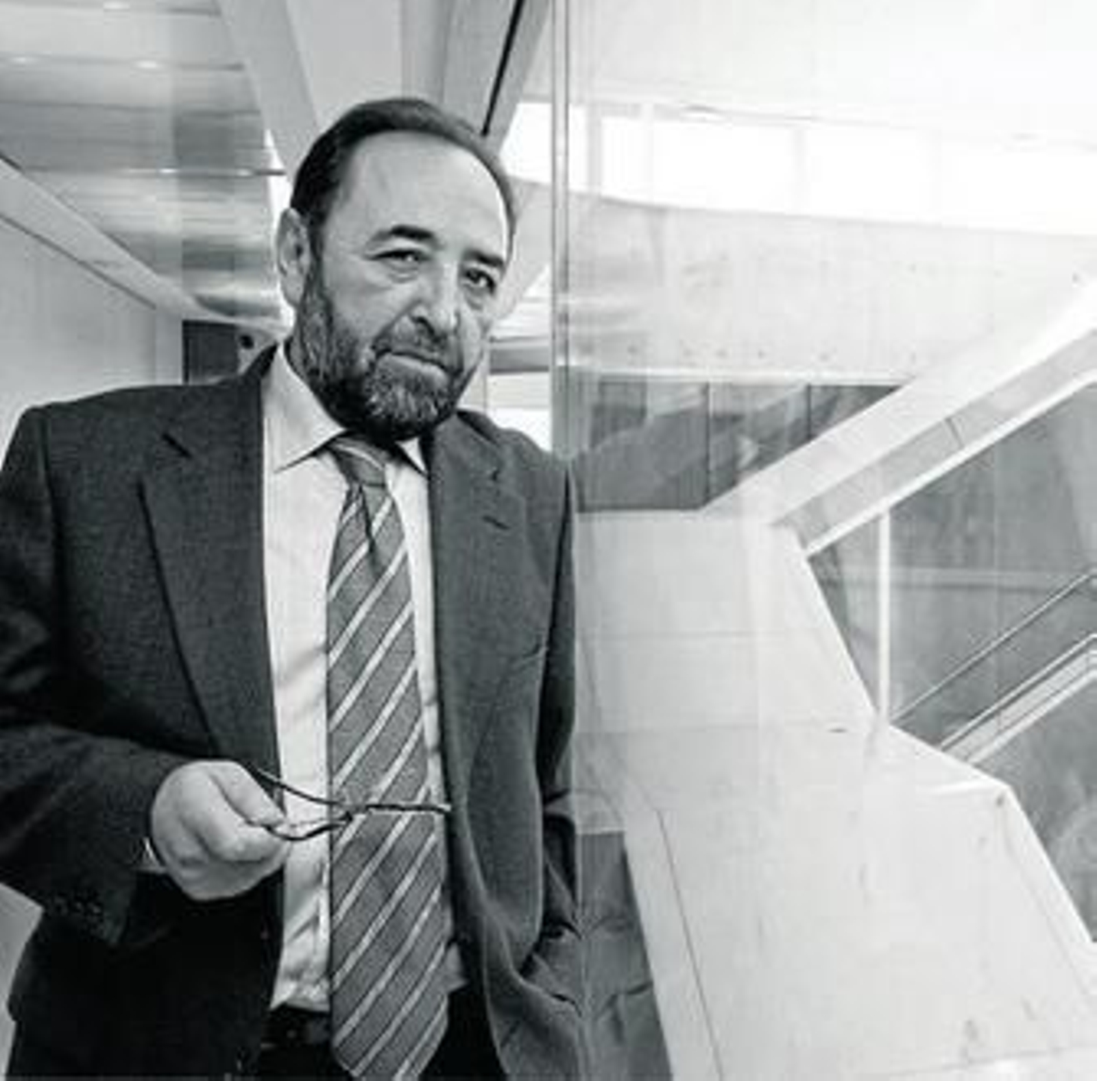 "Basta una efeméride de número redondo para que afloren todo tipo de teorías"