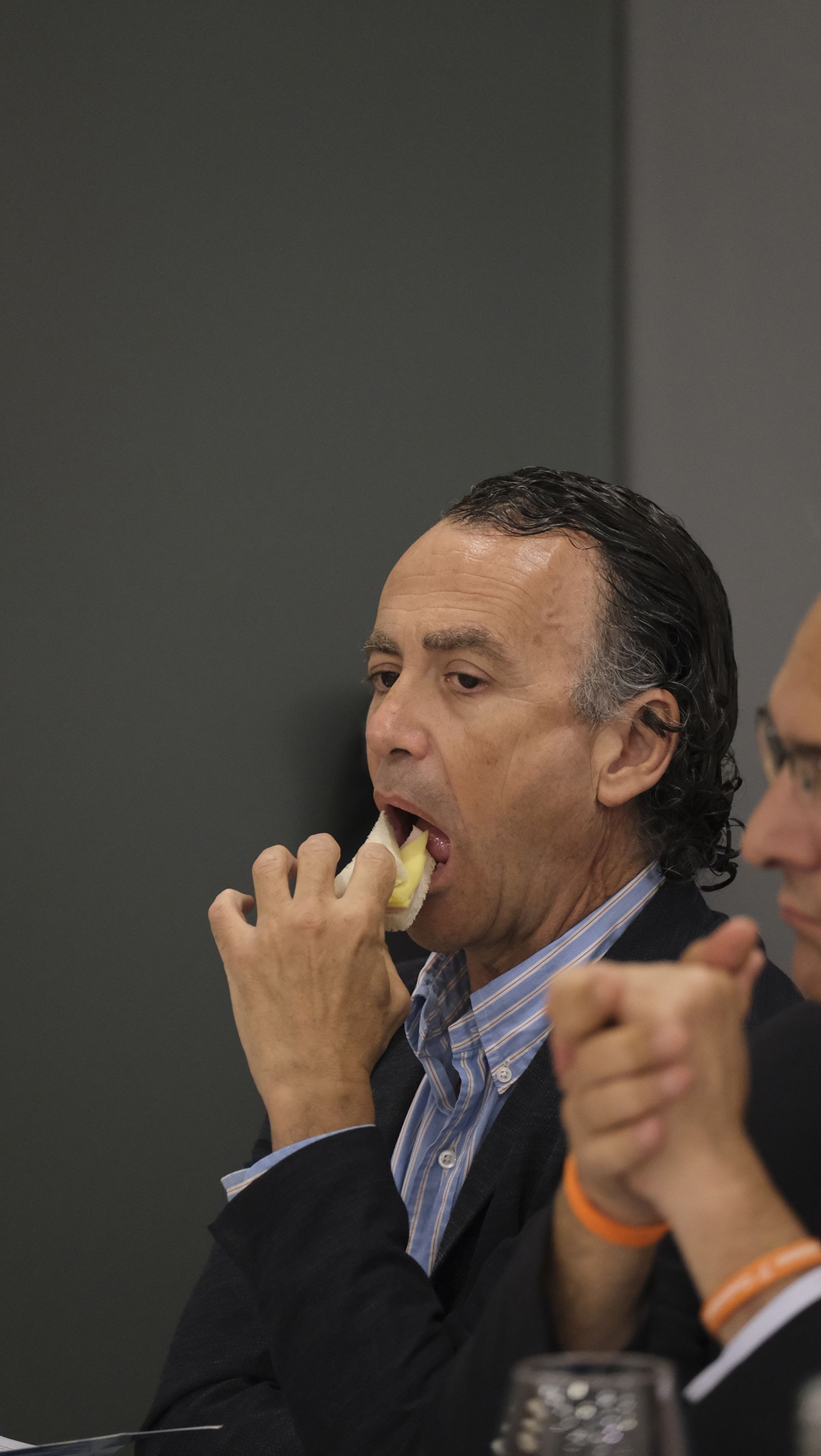 Imágenes sobre el debate del ferrocarril en Almería,  en la campaña electoral andaluza