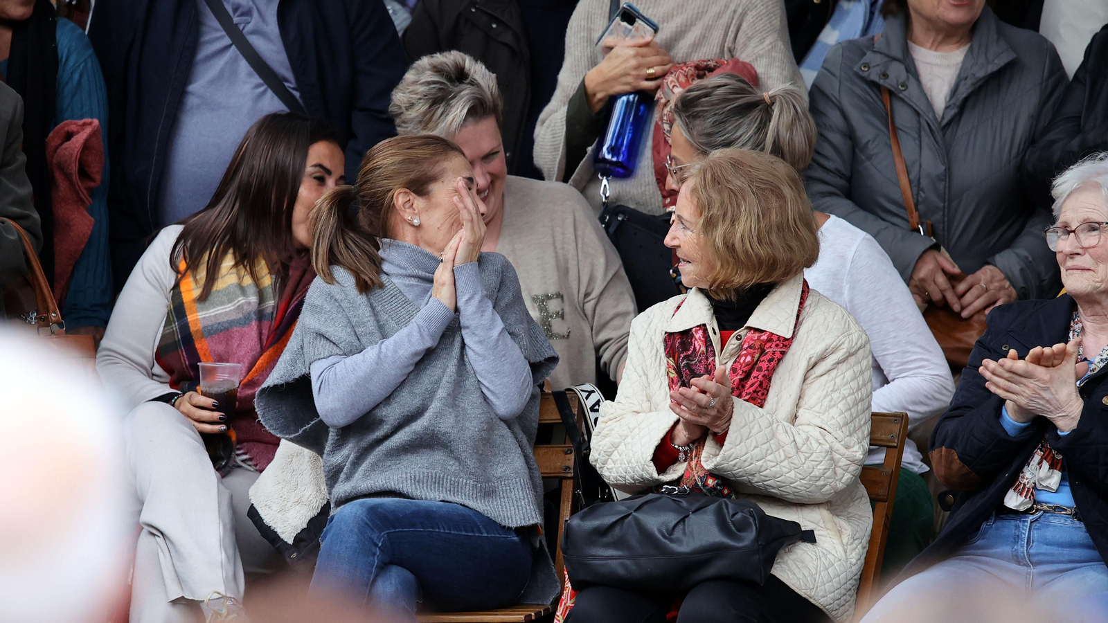 Ambiente de fiesta pasado por agua en las zambombas de Jerez