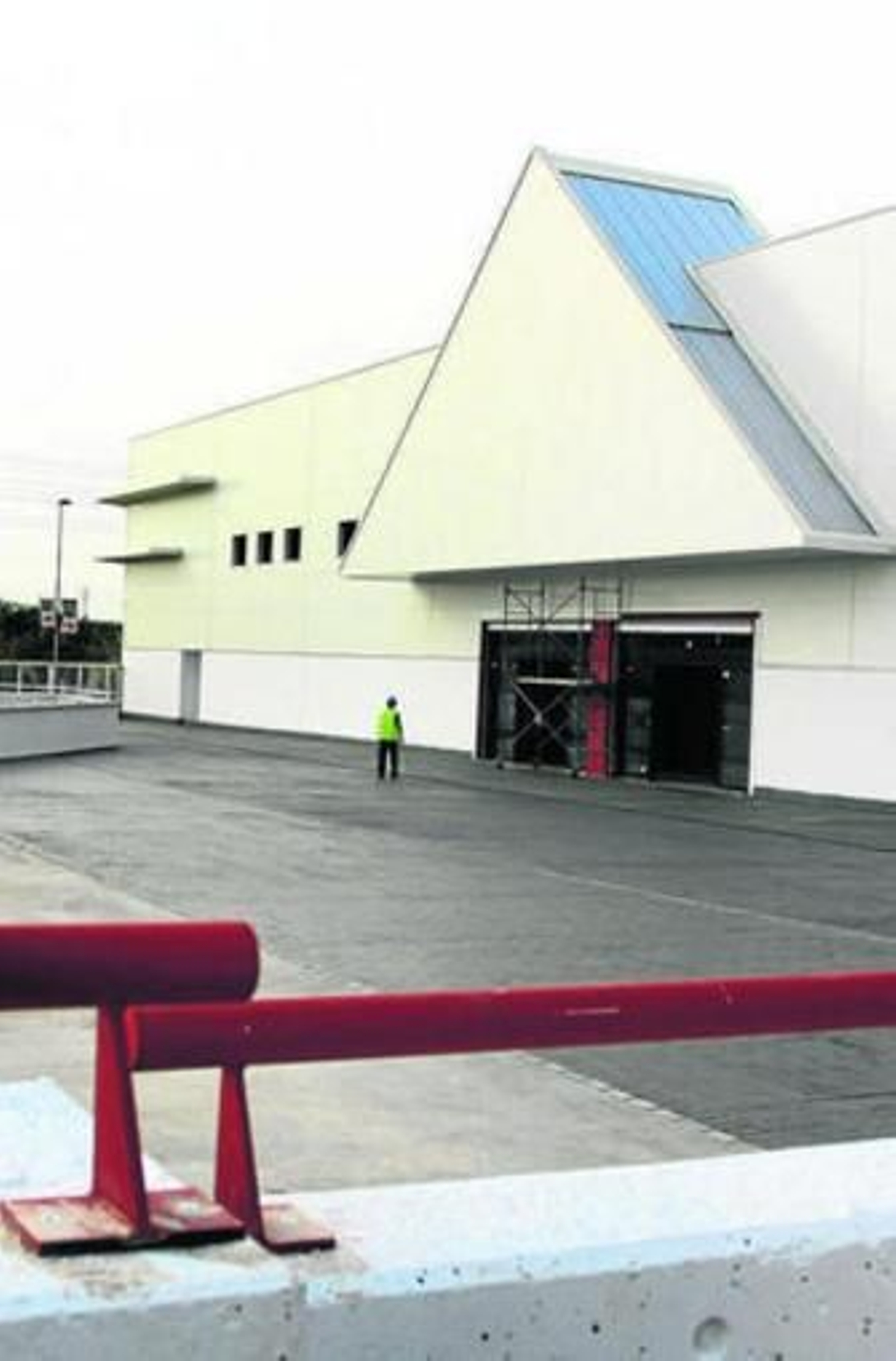 El Ayuntamiento tramita licencias para 20 comercios en la Ronda Exterior