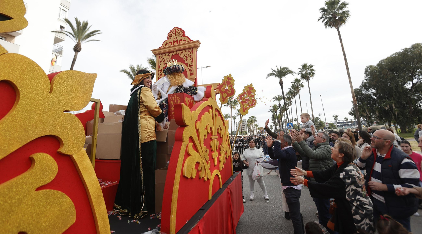 Fotos de la cabalgata de Reyes Magos 2025 en La Línea
