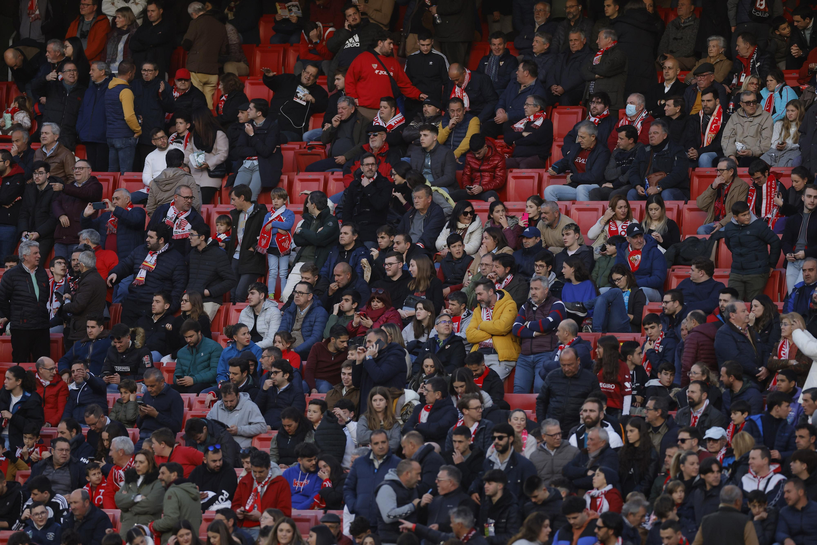 Búscate en las fotos del Sevilla-Mallorca