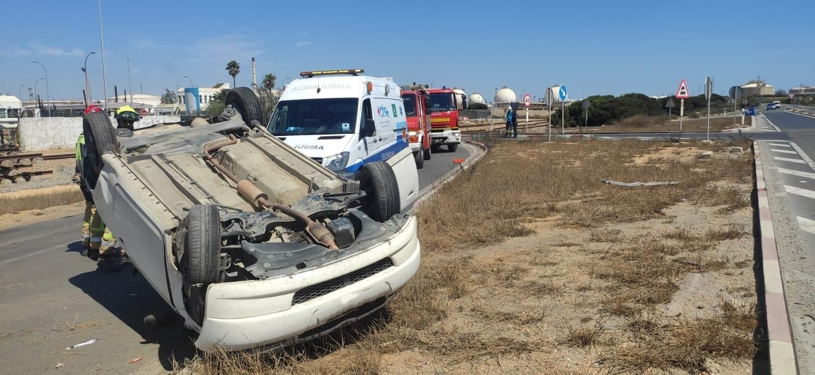 Accidente de tráfico por salida de vía. Accidente de tráfico por salida de vía.