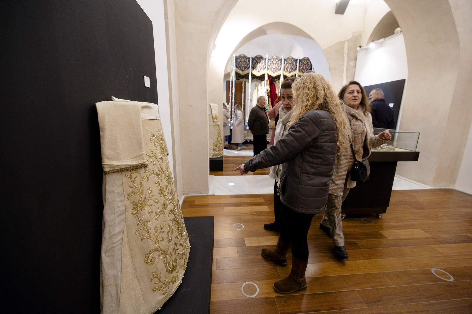 Imágenes de la exposición  'Sub lagrimas Mariae', con motivo de los 125 años de la Virgen de las Lágrimas en San Fernando
