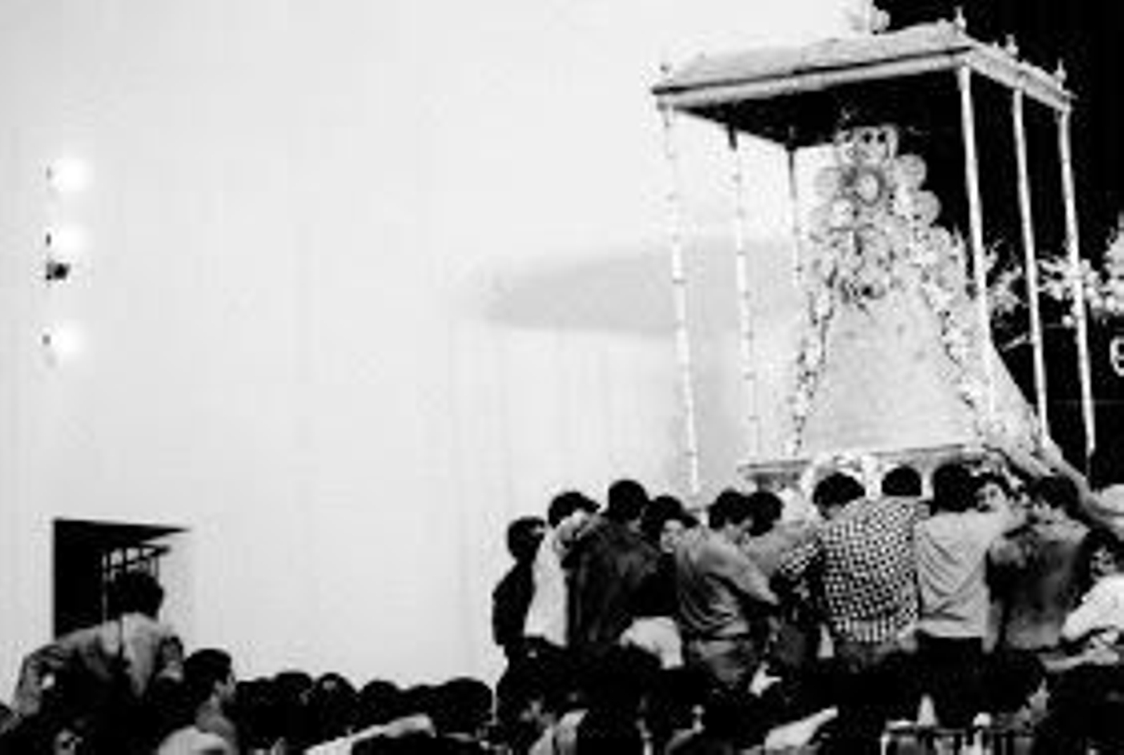 Salto de la reja y procesión en los años 80