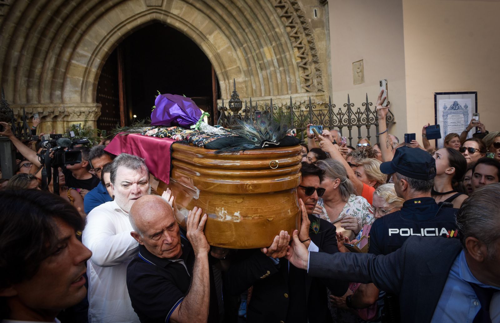 La despedida de Triana a María Jiménez, en imágenes