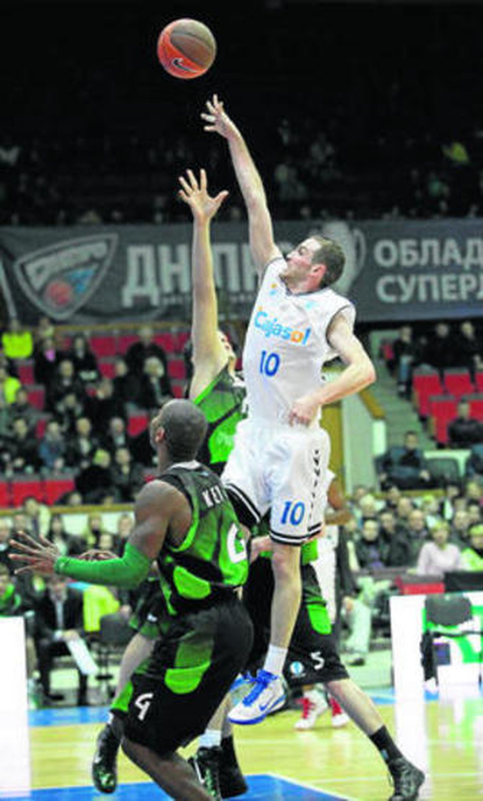 Urtasun lanza ante la oposición de Keys y Anisimov.