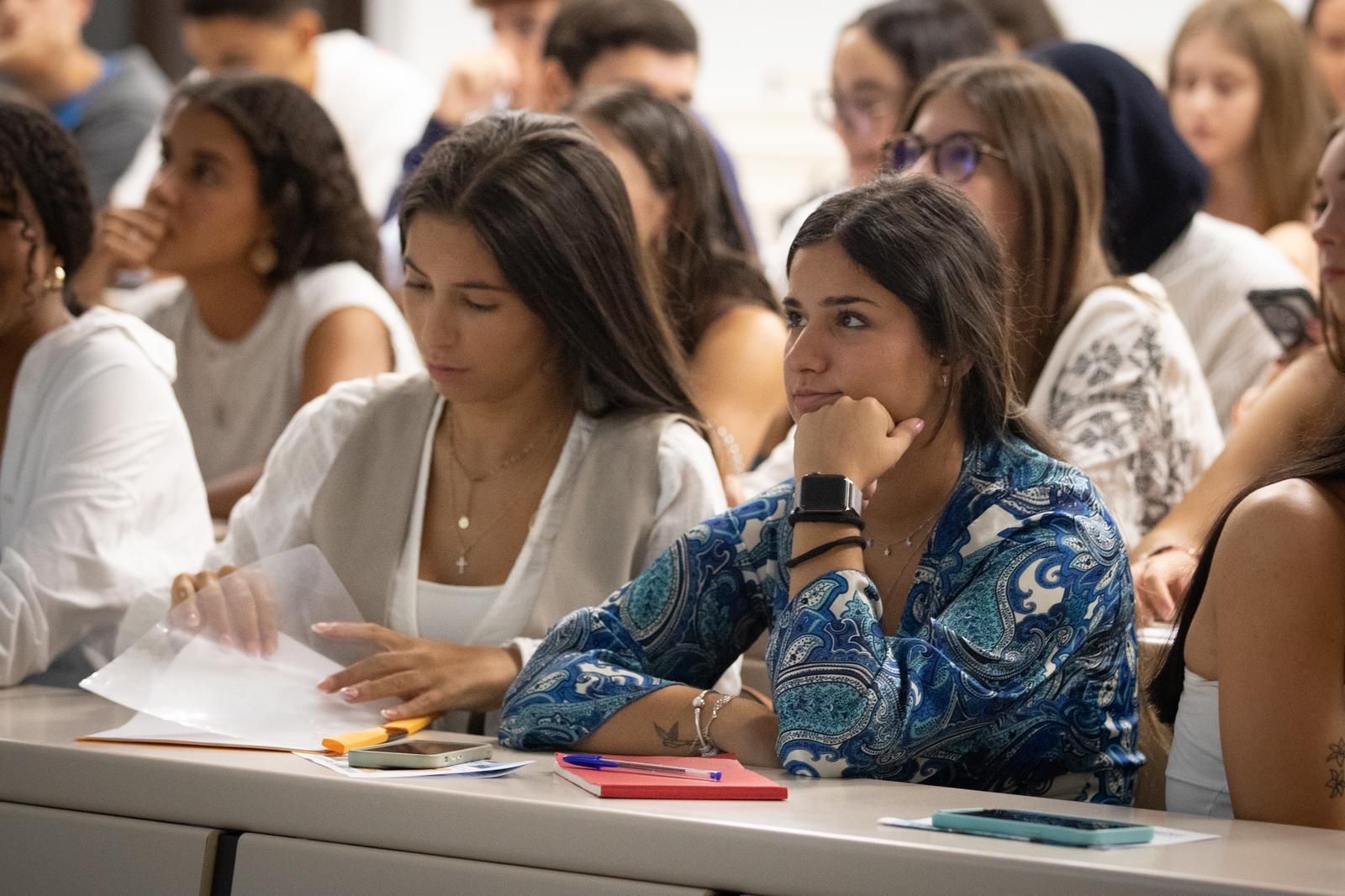La vuelta al cole en los colegios de Granada, en imágenes