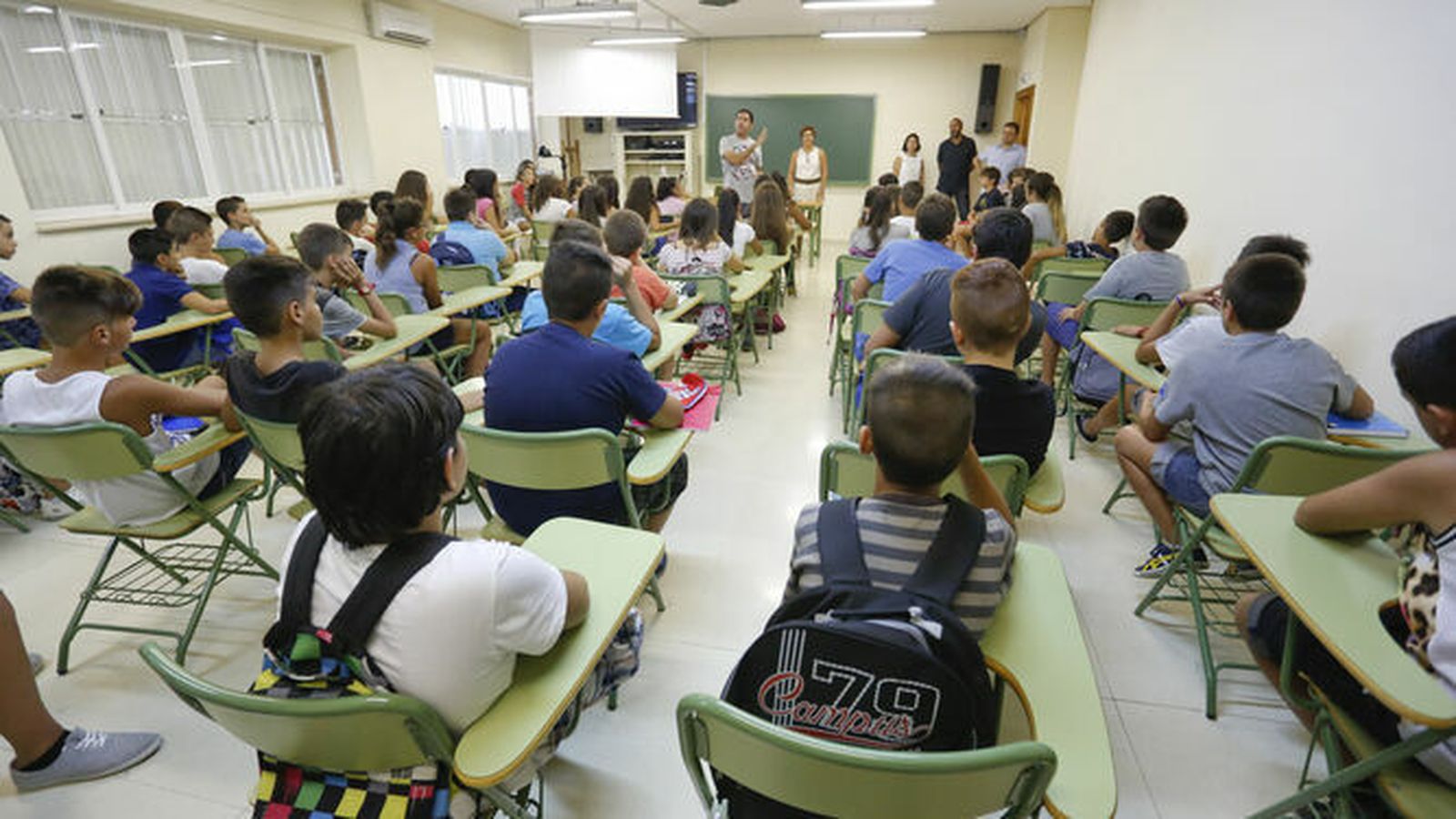Alumnos de Secundaria en un acto de presentación del curso.