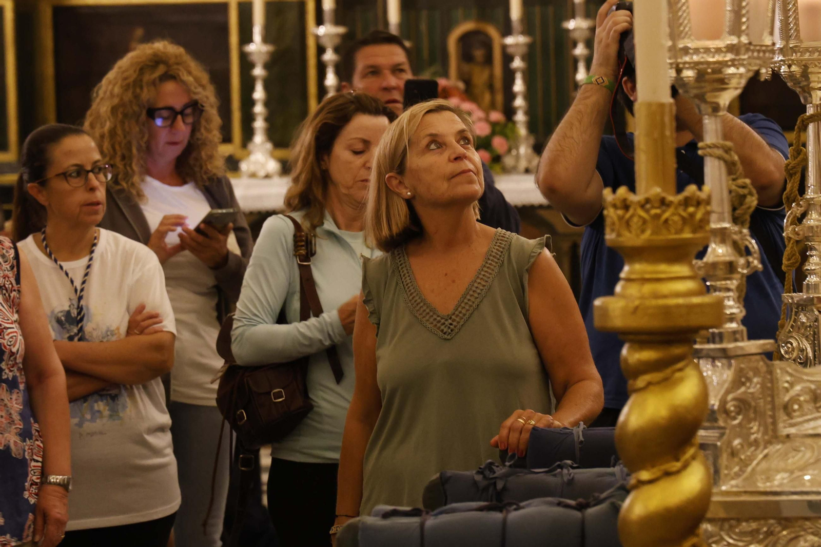 La Virgen de la Luz, patrona de Tarifa, regresa a su santuario entre el fervor y la lluvia