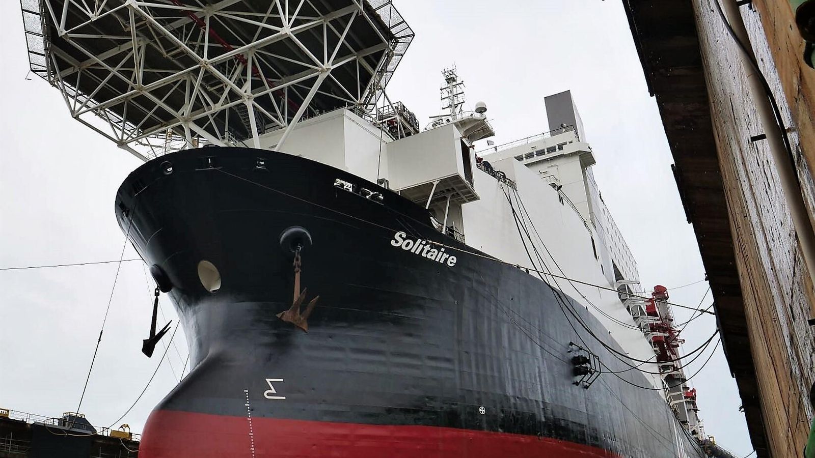 El 'Solitaire', durante su estancia en el dique cuatro de Navantia Cádiz.