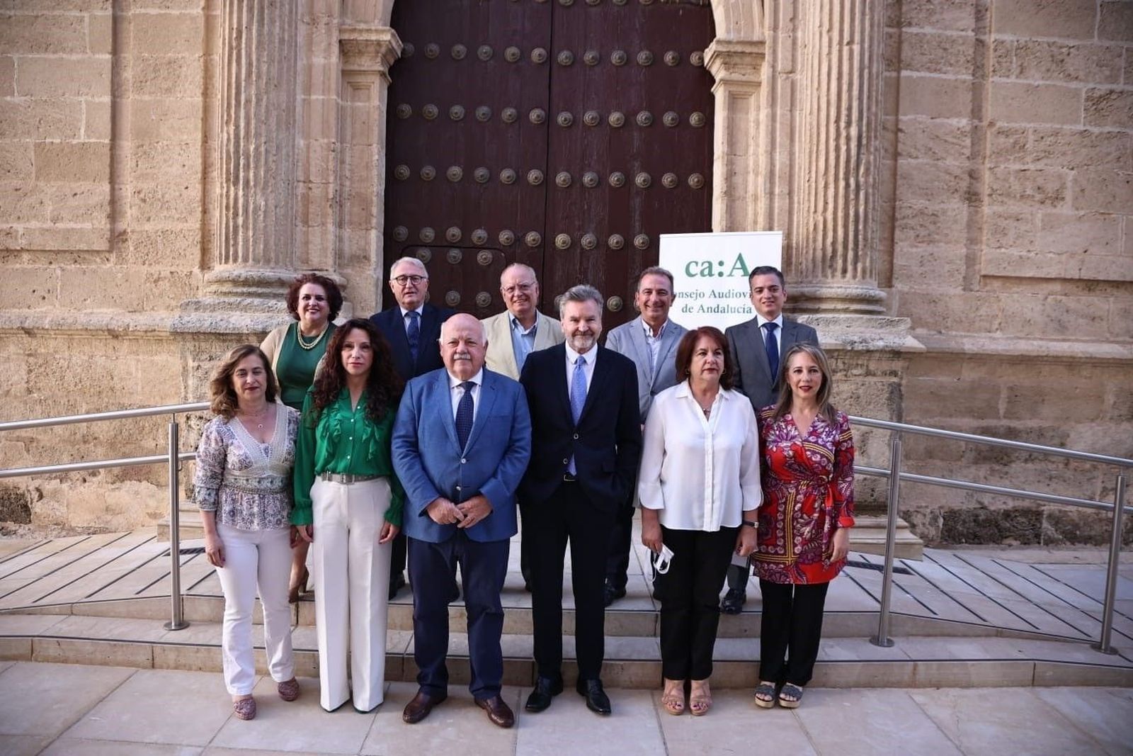 Foto de familia antes de las jornadas del Consejo Audiovisual de Andalucía titulada 'La indefensión de los menores ante la pornografía  en Internet'.