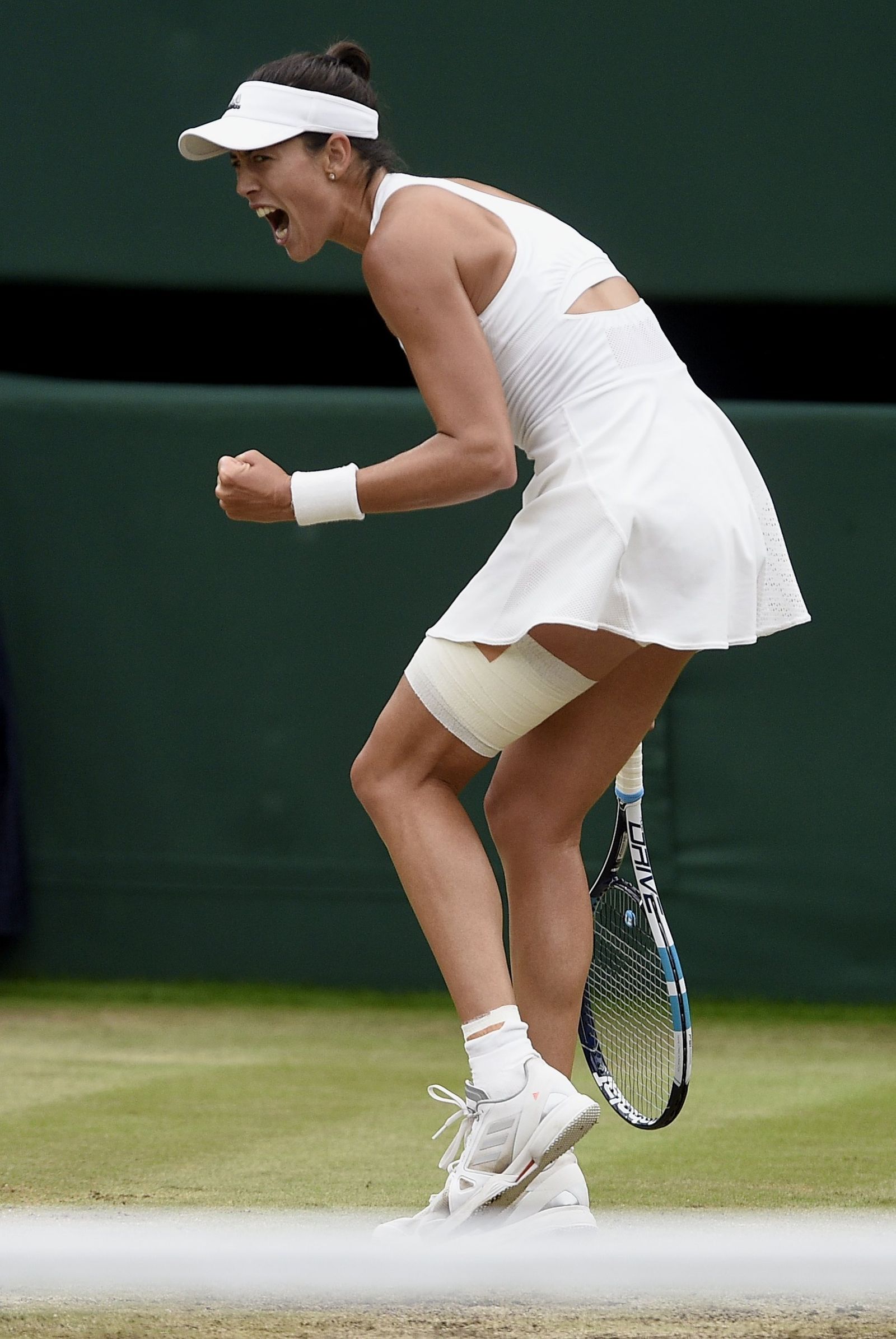Garbiñe Muguruza celebra un punto en la final de Wimbledon