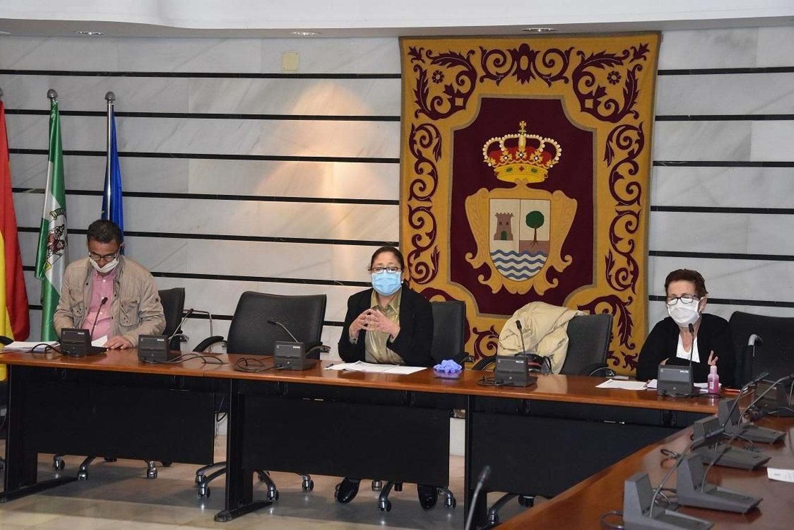 La alcaldesa de Punta Umbría anuncia las medidas.