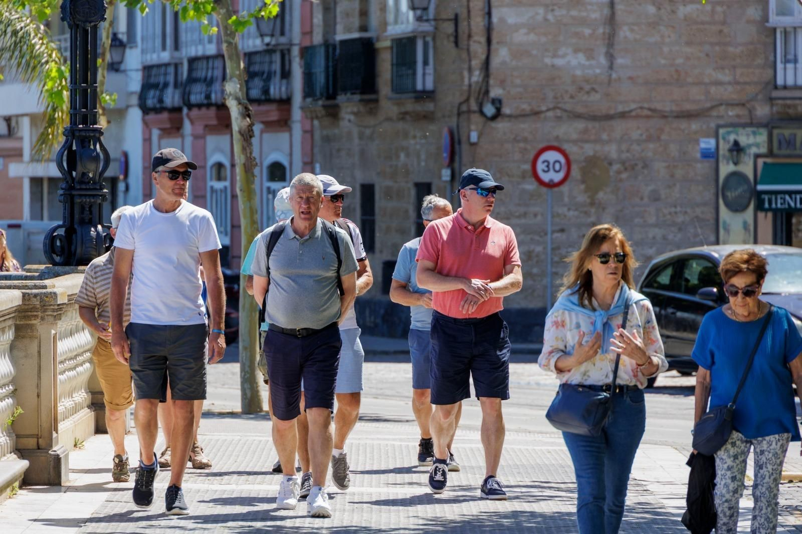 Jornada con la visita de cinco cruceros al puerto de Cádiz