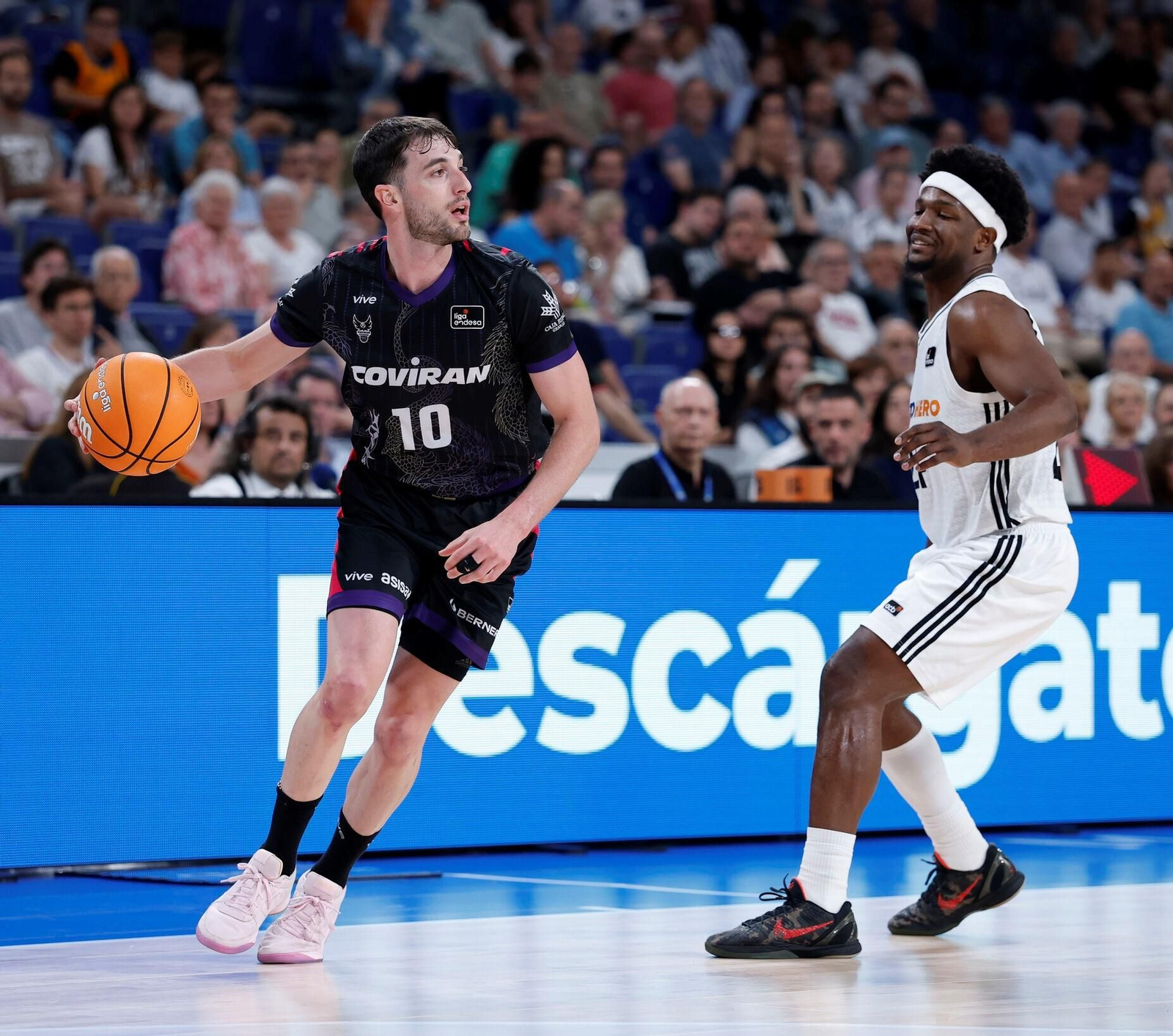 Ataque de Sergi García en el partido ante el Real Madrid