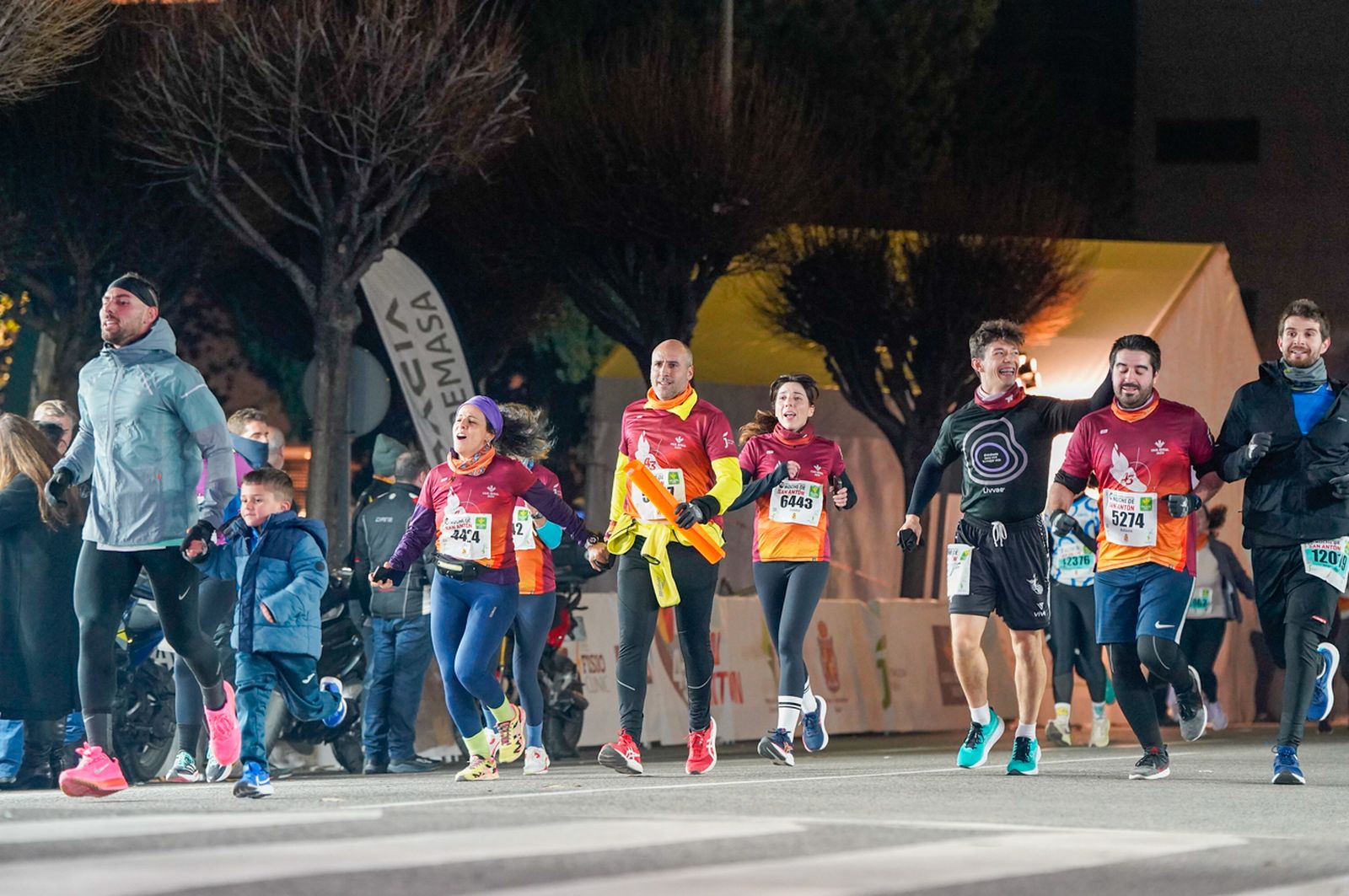 En imágenes: búscate en tu llegada a meta de la Carrera de San Antón 2026 (3)