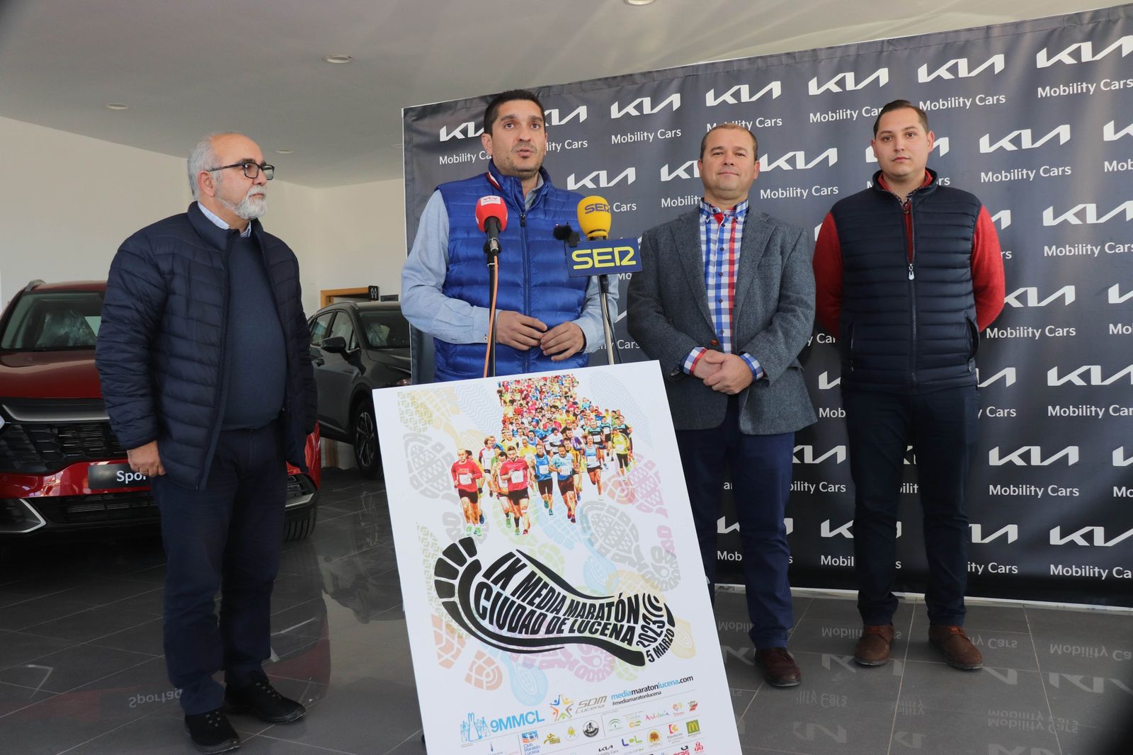 Las autoridades, durante la rueda de prensa.