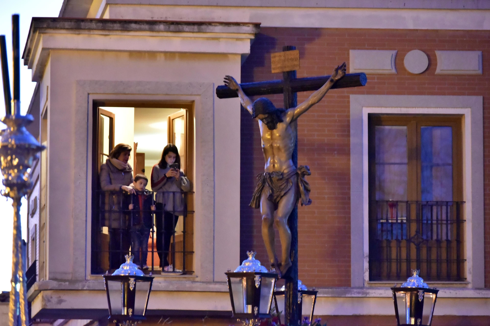 Imágenes del Lunes Santo en La Línea