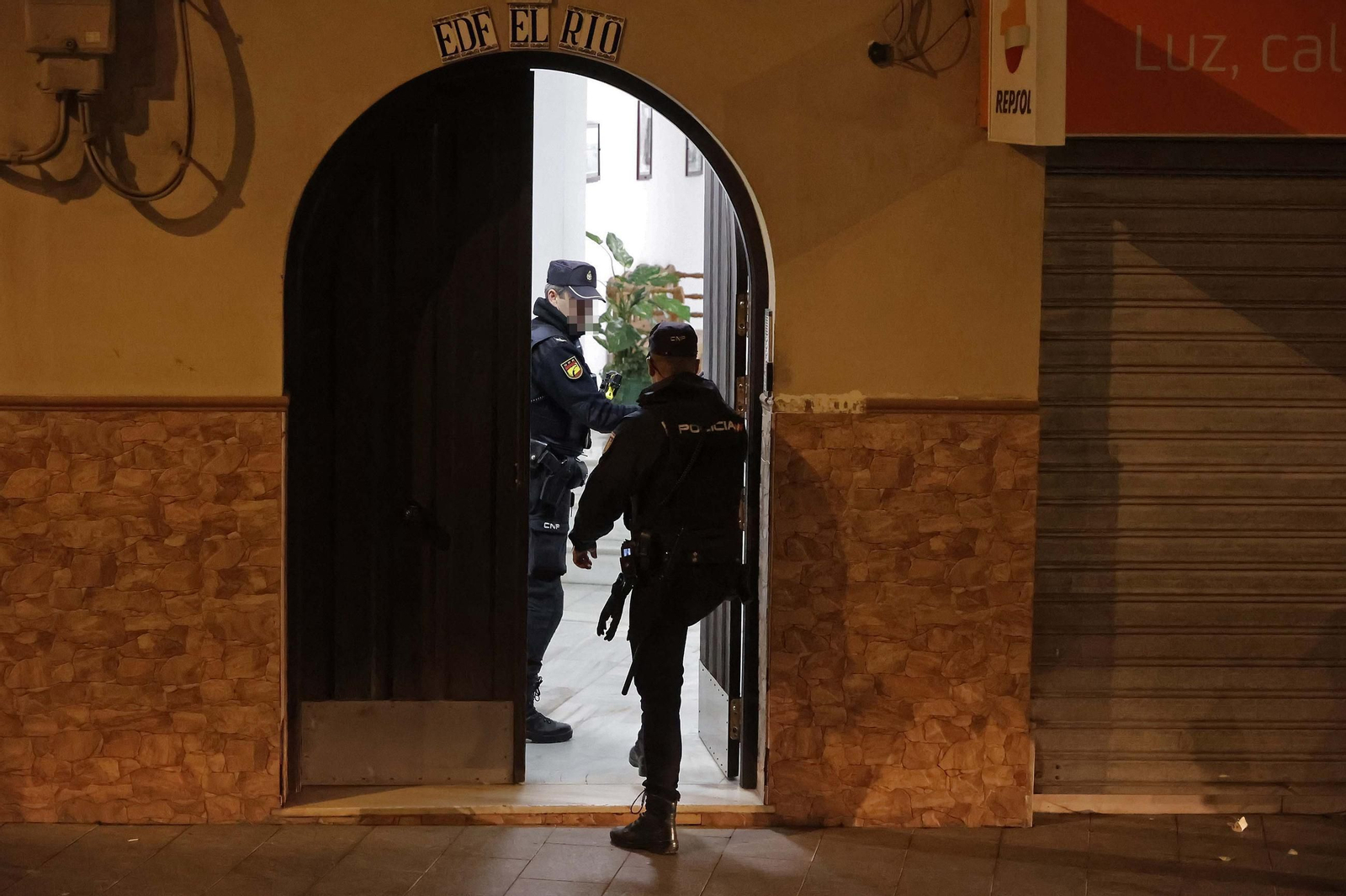 Fotos del despliegue de la Policía Nacional en el barrio de La Caridad de Algeciras