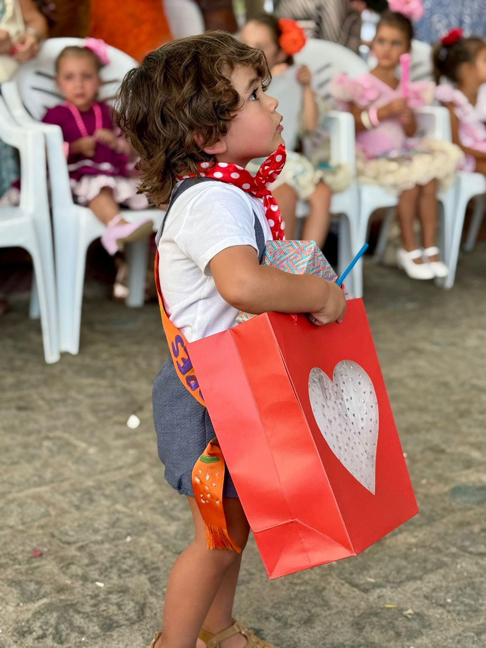 Las mejores imágenes de la Feria del Mediodía y la carrera de cintas infantiles de Mojácar