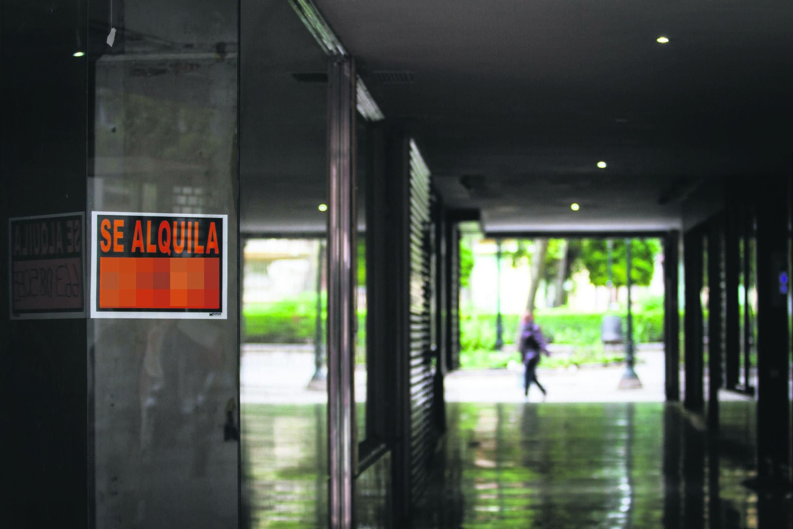 Cartel de un piso en alquiler
