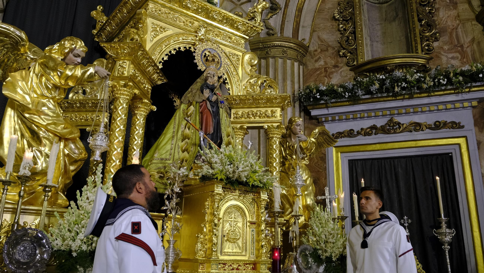 La ofrenda floral a la Virgen del Mar en la Feria de Almería 2025, en imágenes