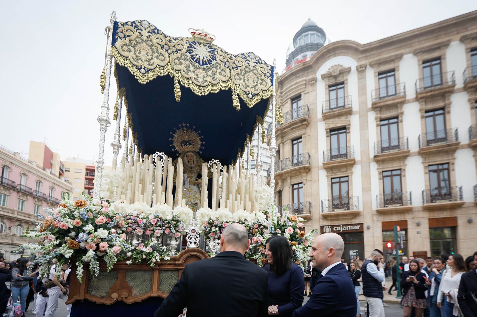 Mira como la cena sale a las calles de Almería tras las lluvias