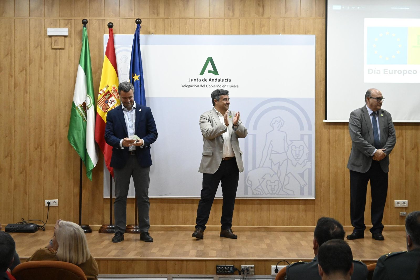 Imágenes del reconocimiento a las entidades que participaron en la emergencia de Cueva de la Mora