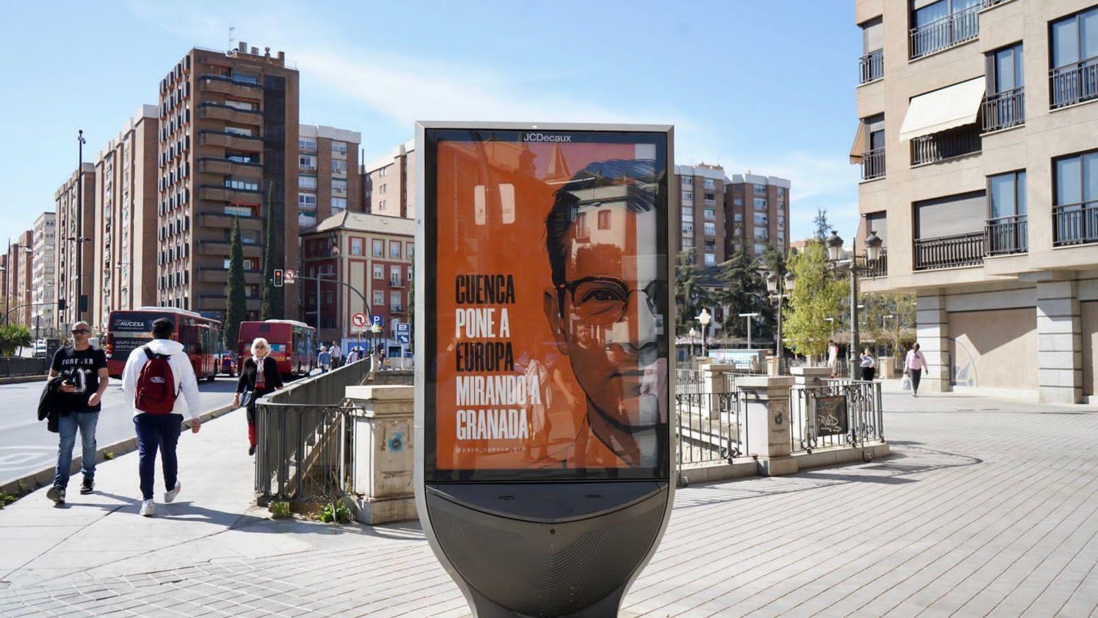 Otro de los mupis de Paco Cuenca en Puente Blanco