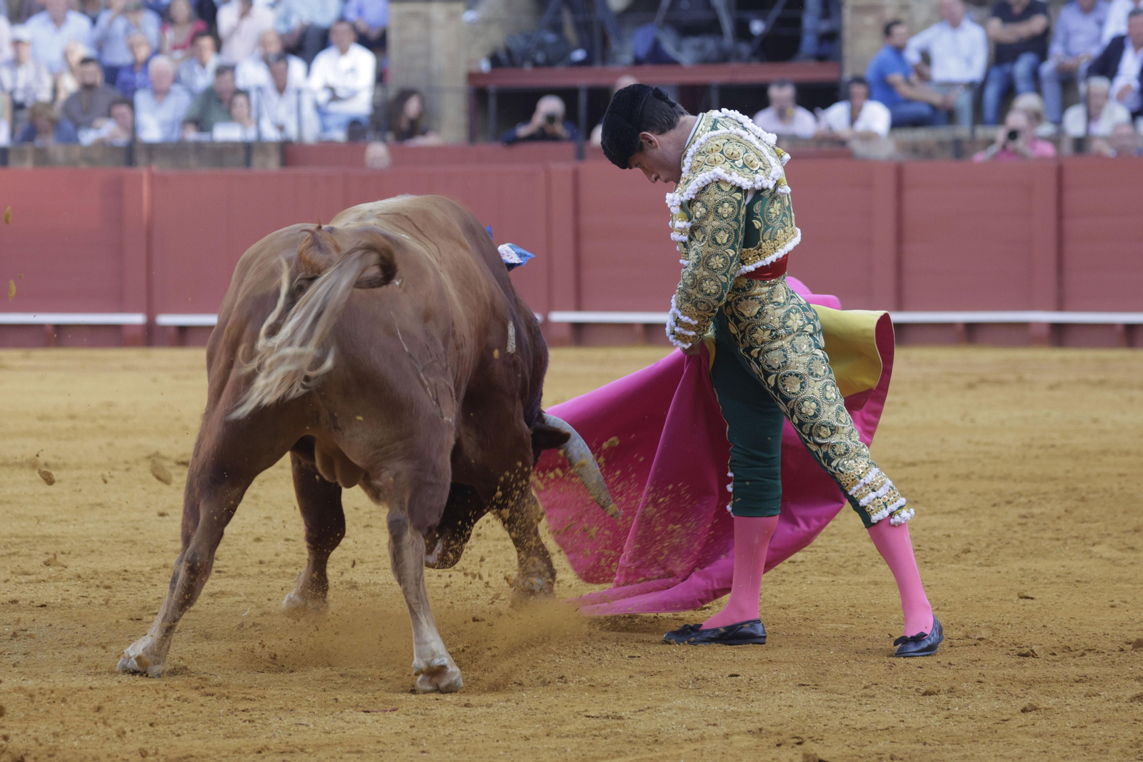 Las imágenes de la tercera de abono en la Maestranza de Sevilla