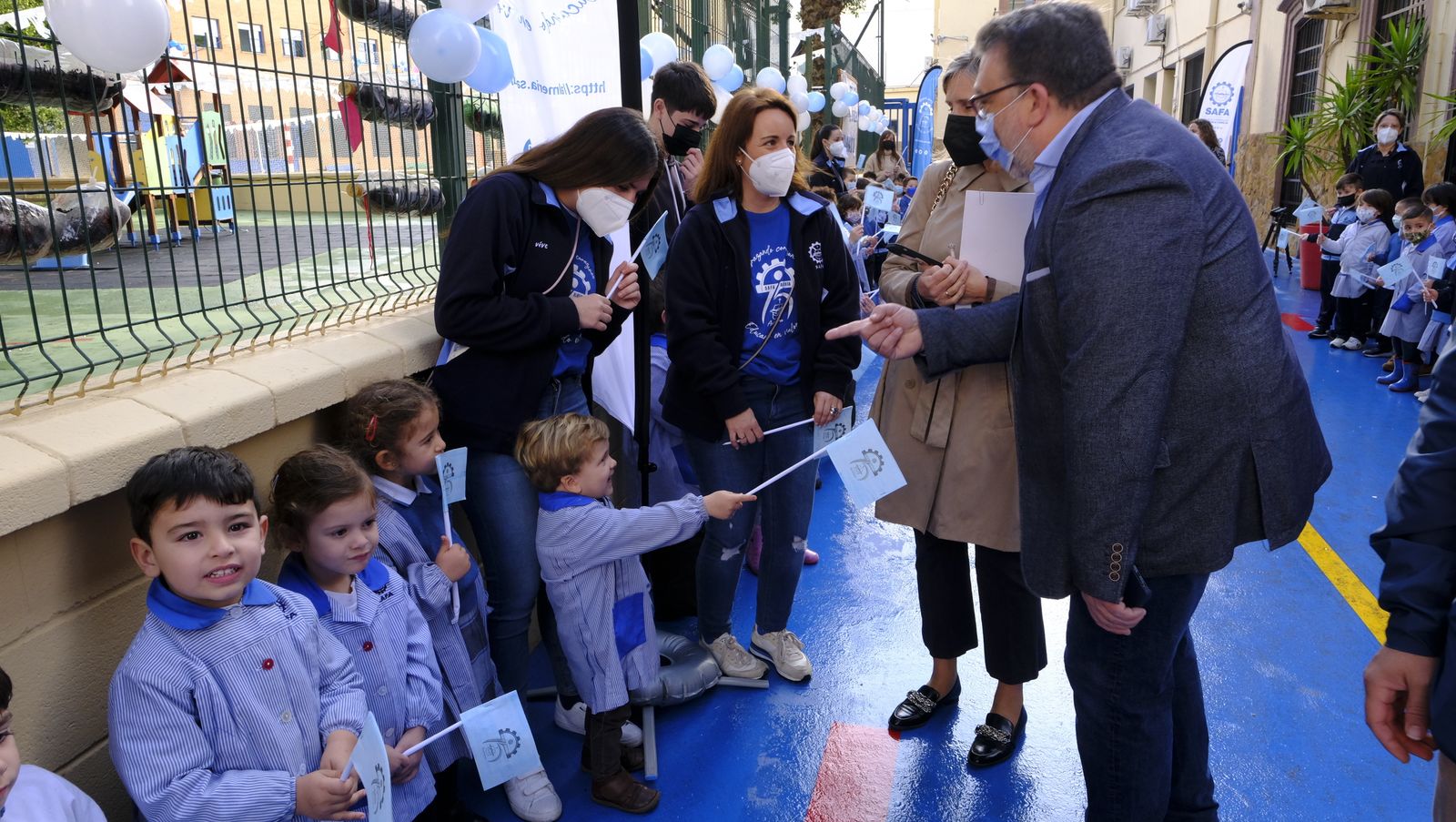 Imágenes de la visita del Alcalde de Almería al Colegio La Safa, por su 75 aniversario.