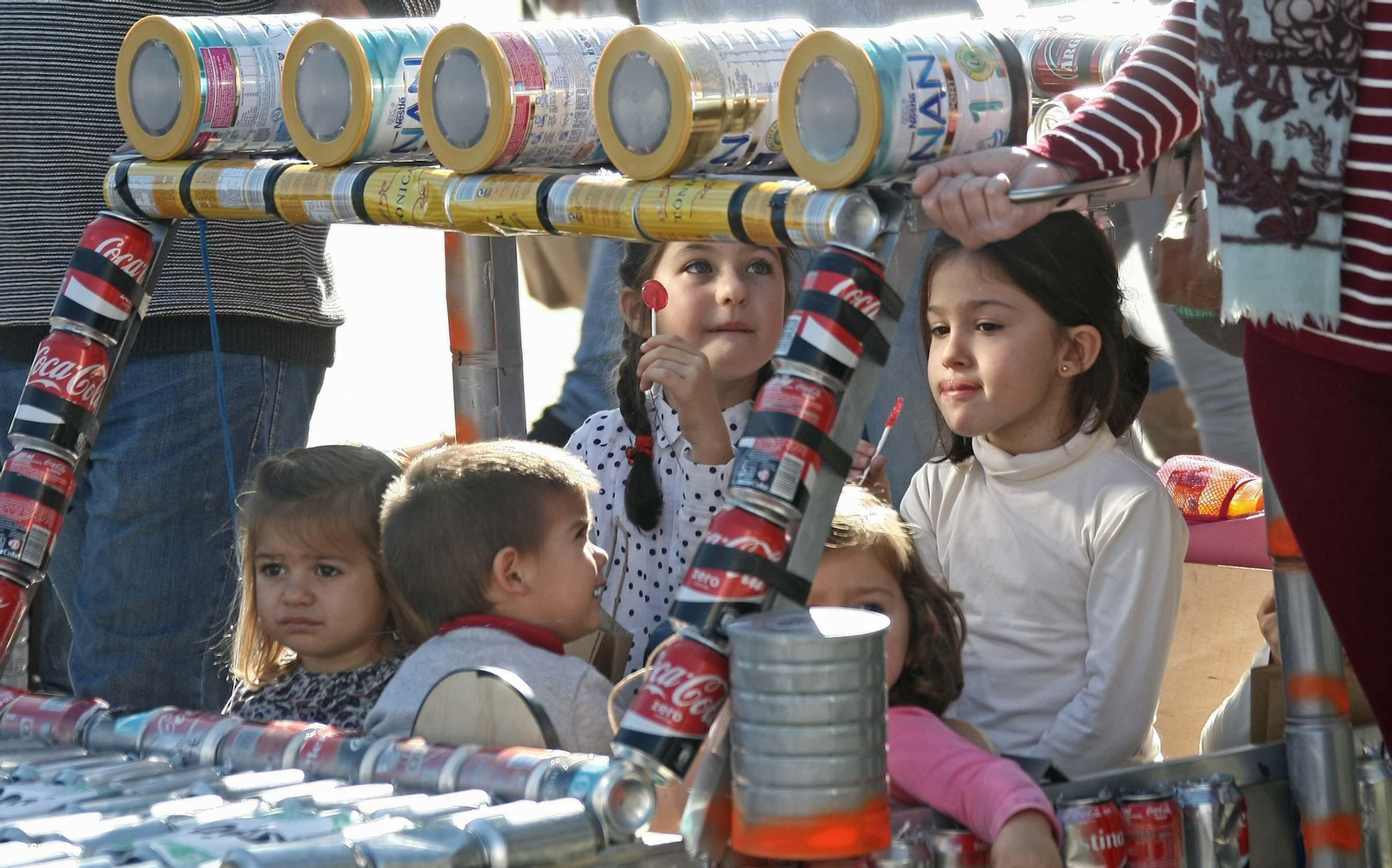 Arrastre de latas en Algeciras