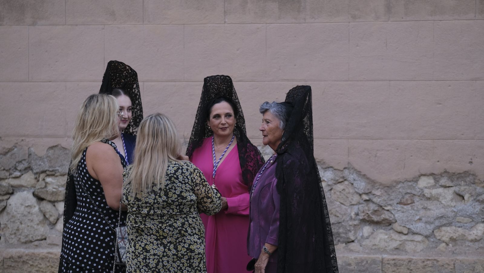 Imágenes de La Magna por las calles de Almería