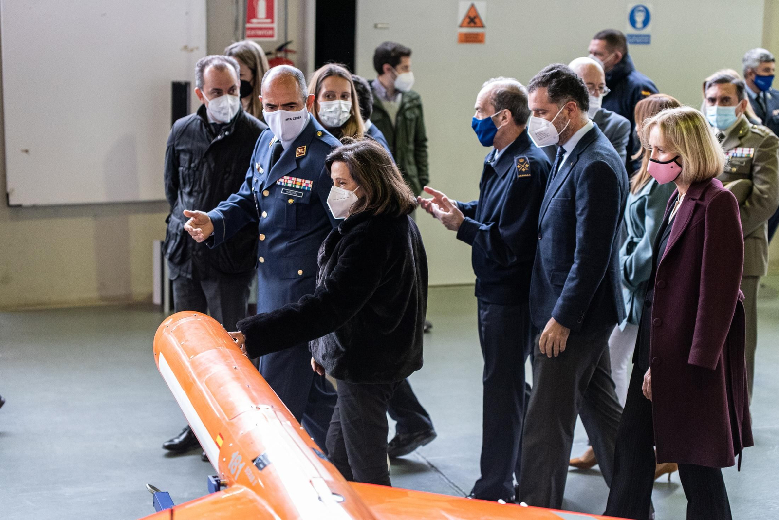 Imágenes de la visita de la Ministra de Defensa Margarita Robles a las instalaciones del INTA