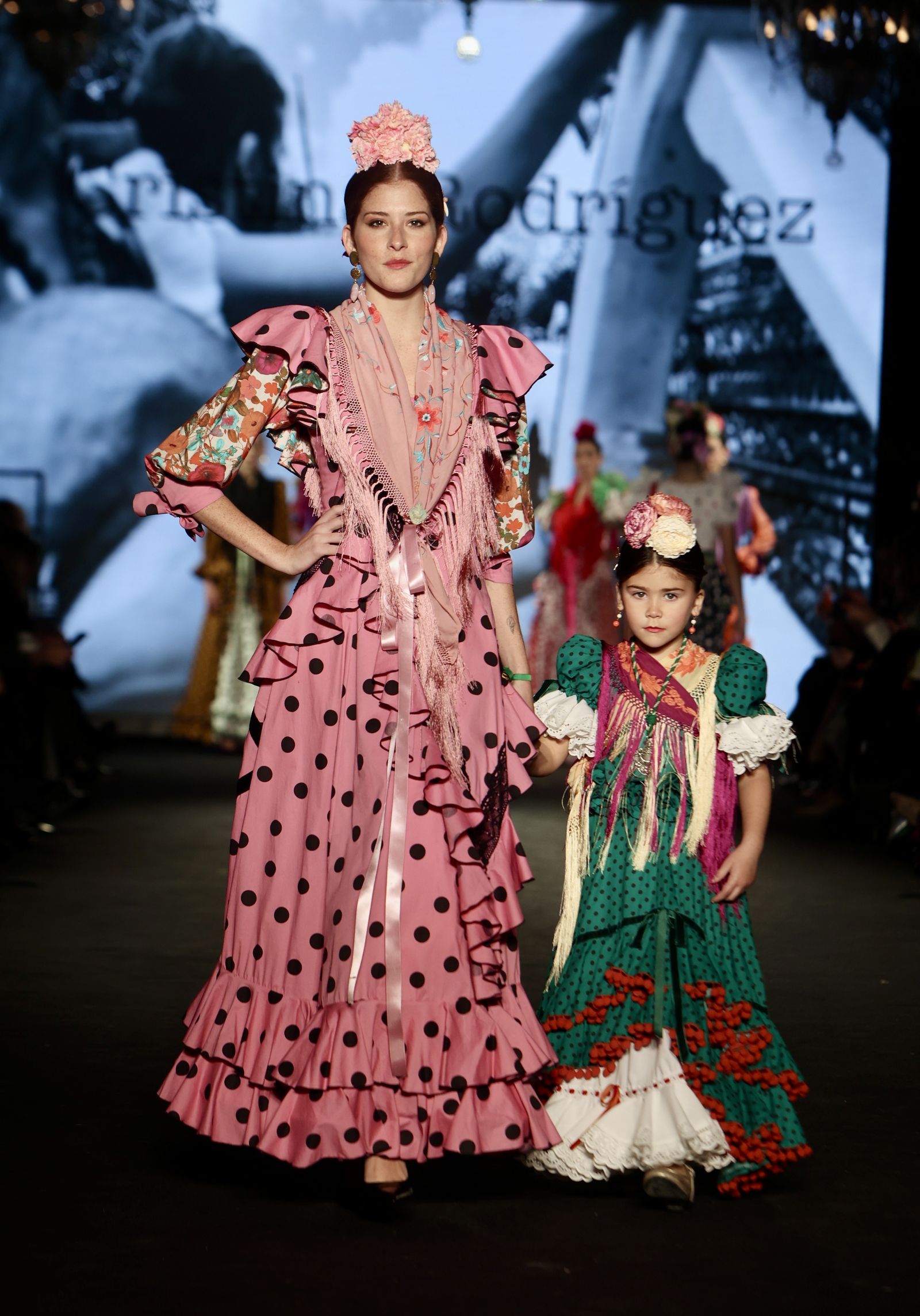 Desfile de la Hermandad del Rocío de Sevilla en We Love Flamenca 2024, todas las fotos