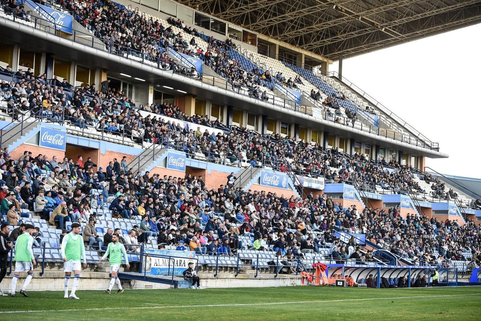 Afición recreativista en el Nuevo Colombino. Afición recreativista en el Nuevo Colombino.