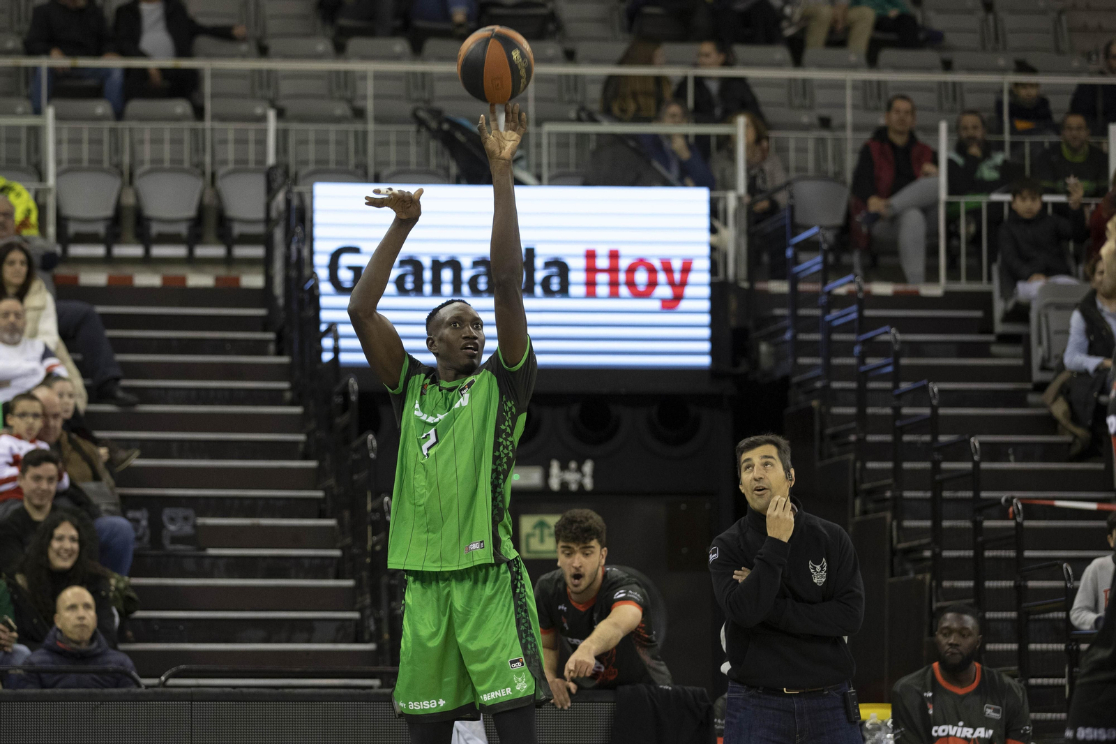 Las imágenes del primer Fénix Game del Covirán Granada