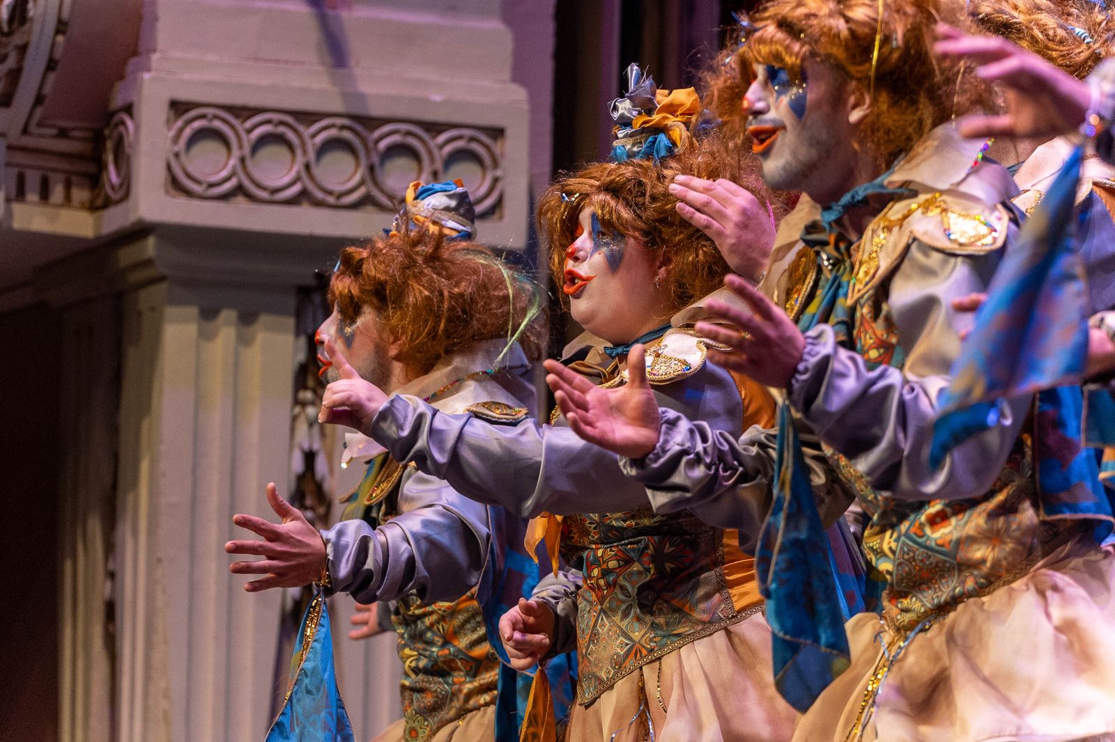 Imágenes de la actuación de la comparsa  de  Dos Hermanas "Feberillo el loco" en el Carnaval Colombino